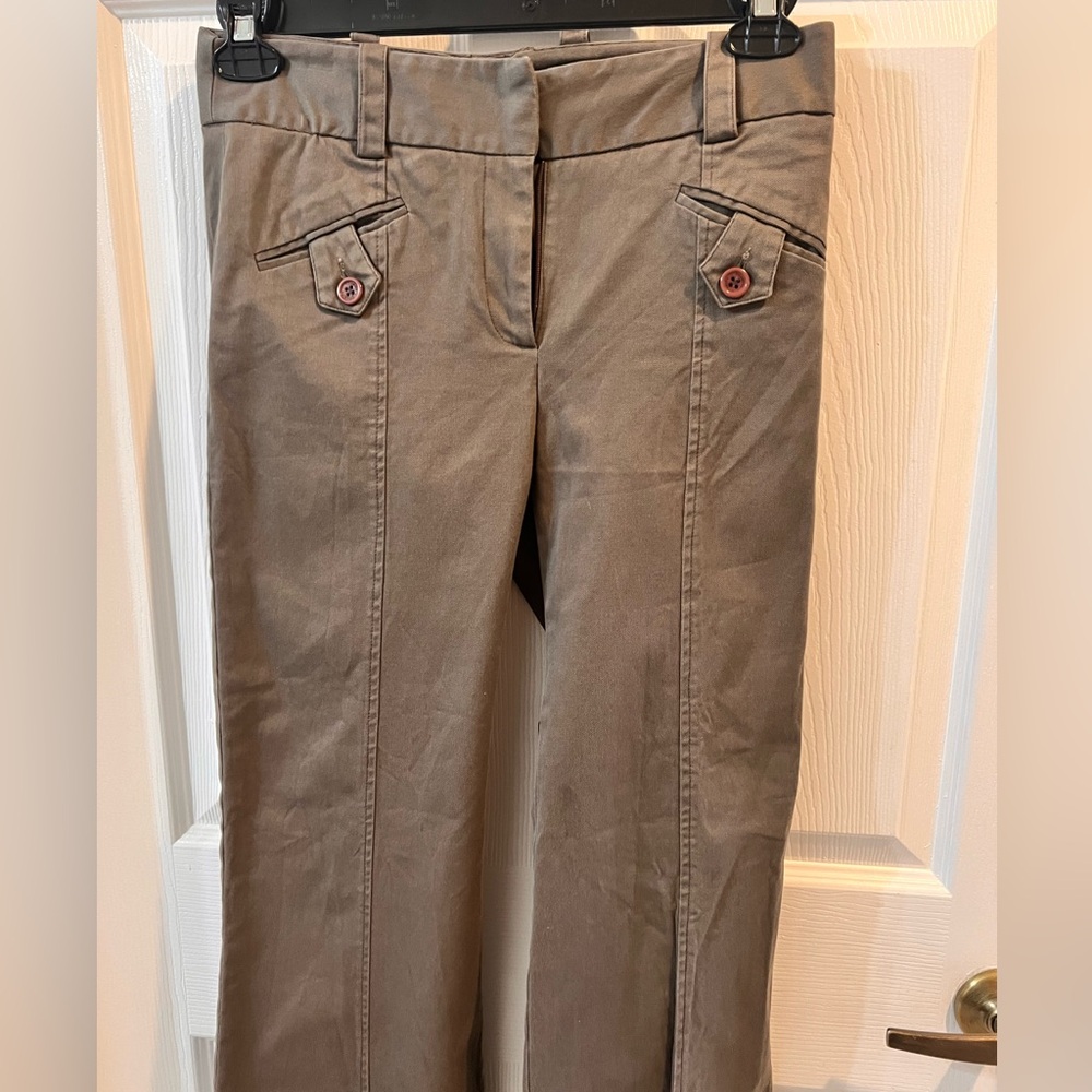 Navy Green Cotton Straight-Leg Pants with Buttoned Flap Pockets.Low rise.